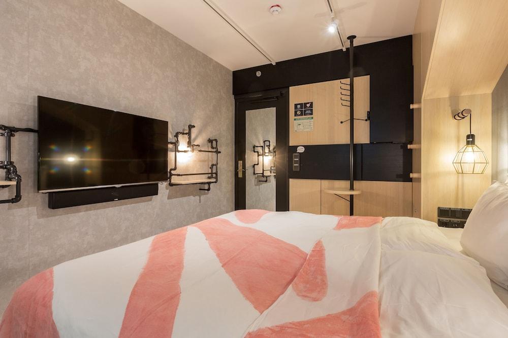 Hotel With Urban Deli