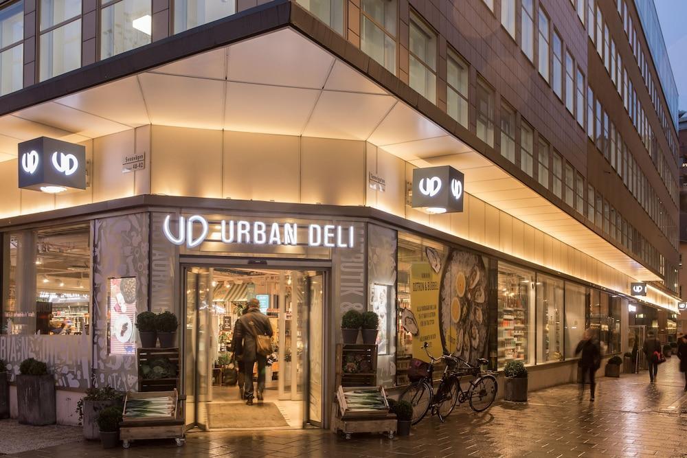 Hotel With Urban Deli 4*